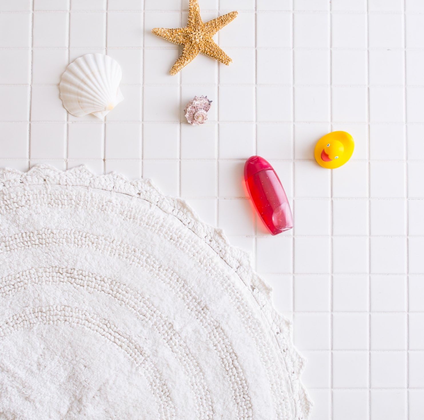 DII Crochet Bath Mat Reversible Round 275 Inch White 1