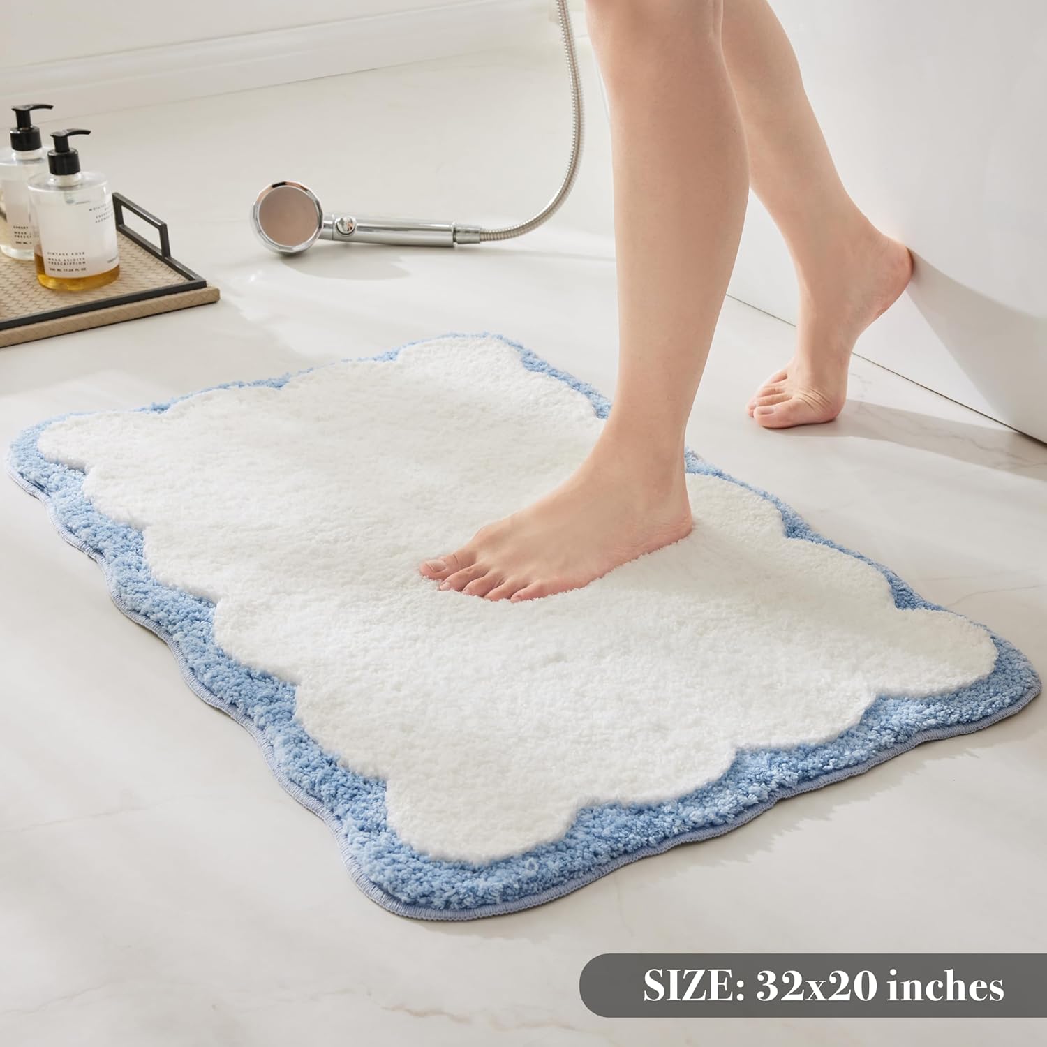 Ohocut Luxury Microfiber Bath Rug with Blue Piping