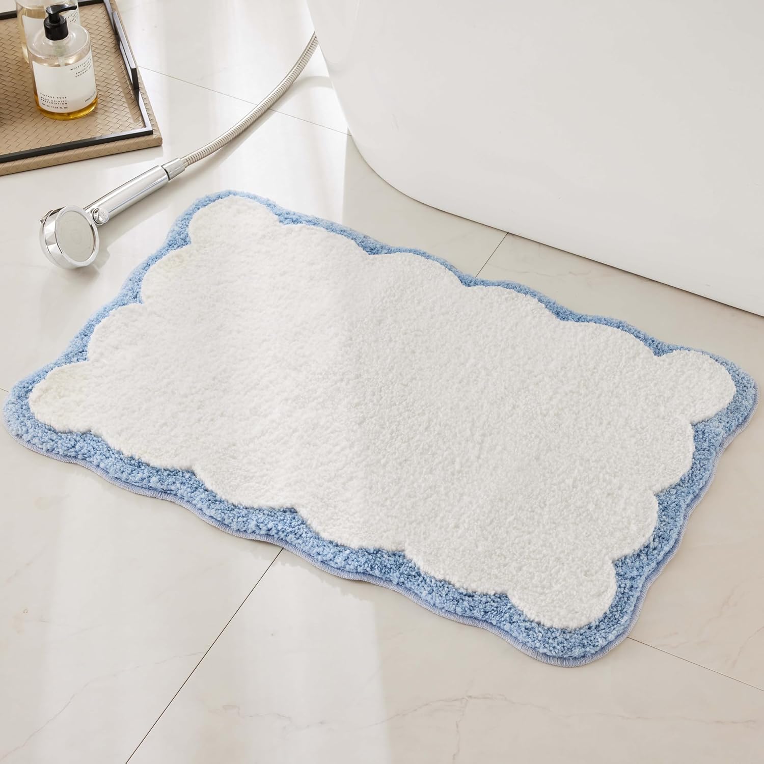 Ohocut Luxury Microfiber Bath Rug with Blue Piping