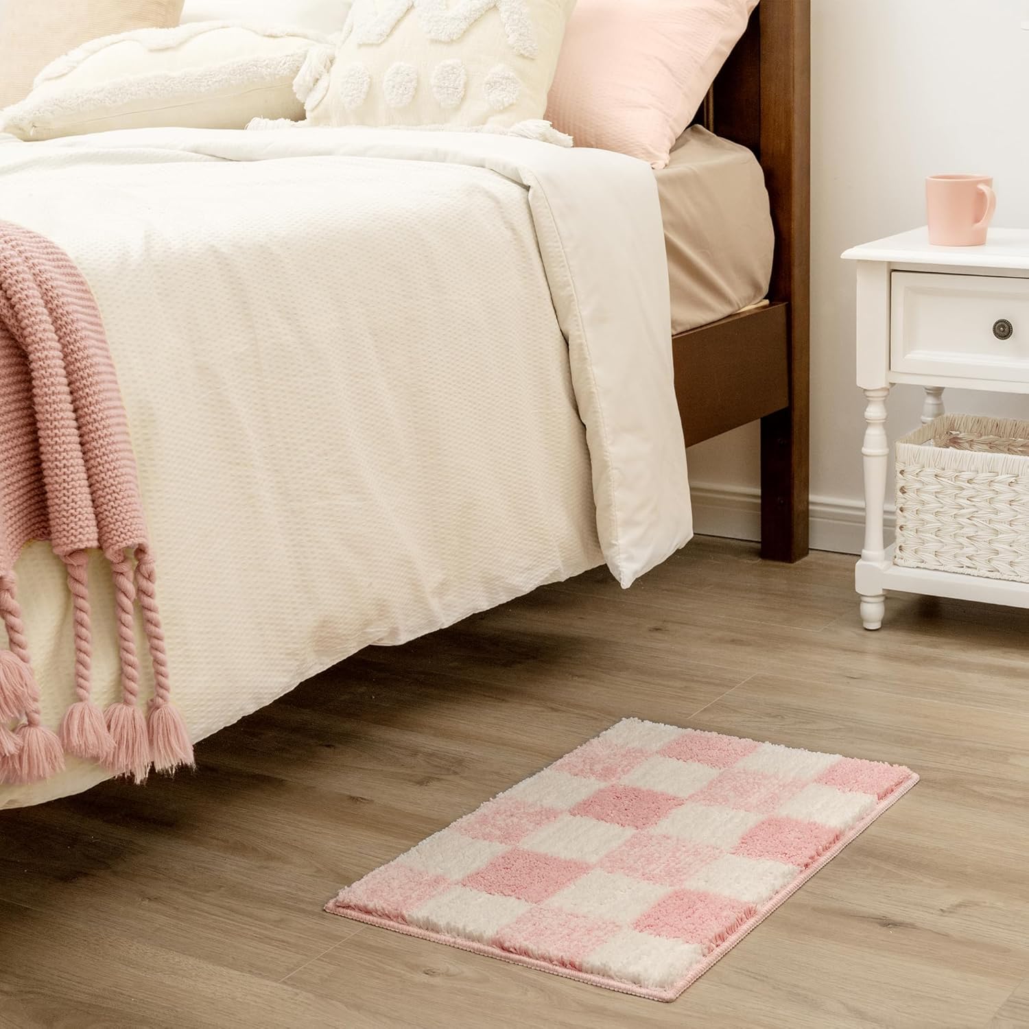 GRANNY SAYS Checkered Pink Bath Rug 24x16