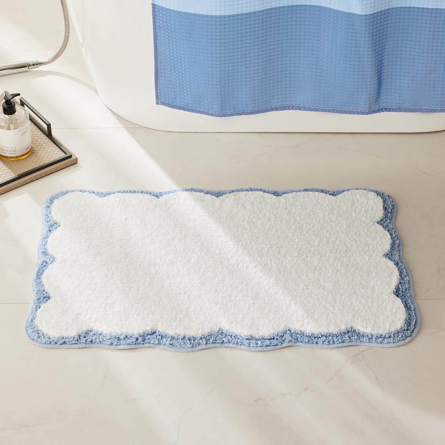 Ohocut Luxury Microfiber Bath Rug with Blue Piping
